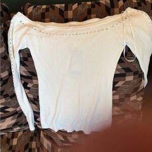 Guess WHISPER WHITE
LS OFF SHDR POINTELLE RIB SWTR